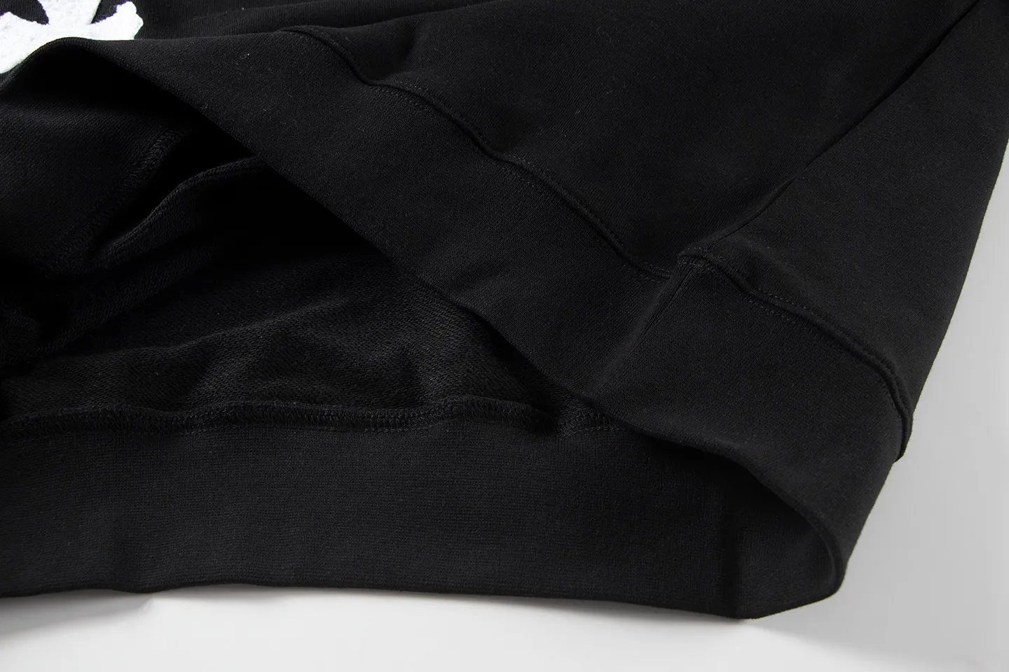 P250 Chrome Hearts Chrome Hearts Embroidered Towel Embroidered Sweater Round Neck Sweater Size: SMLXL Color: Black